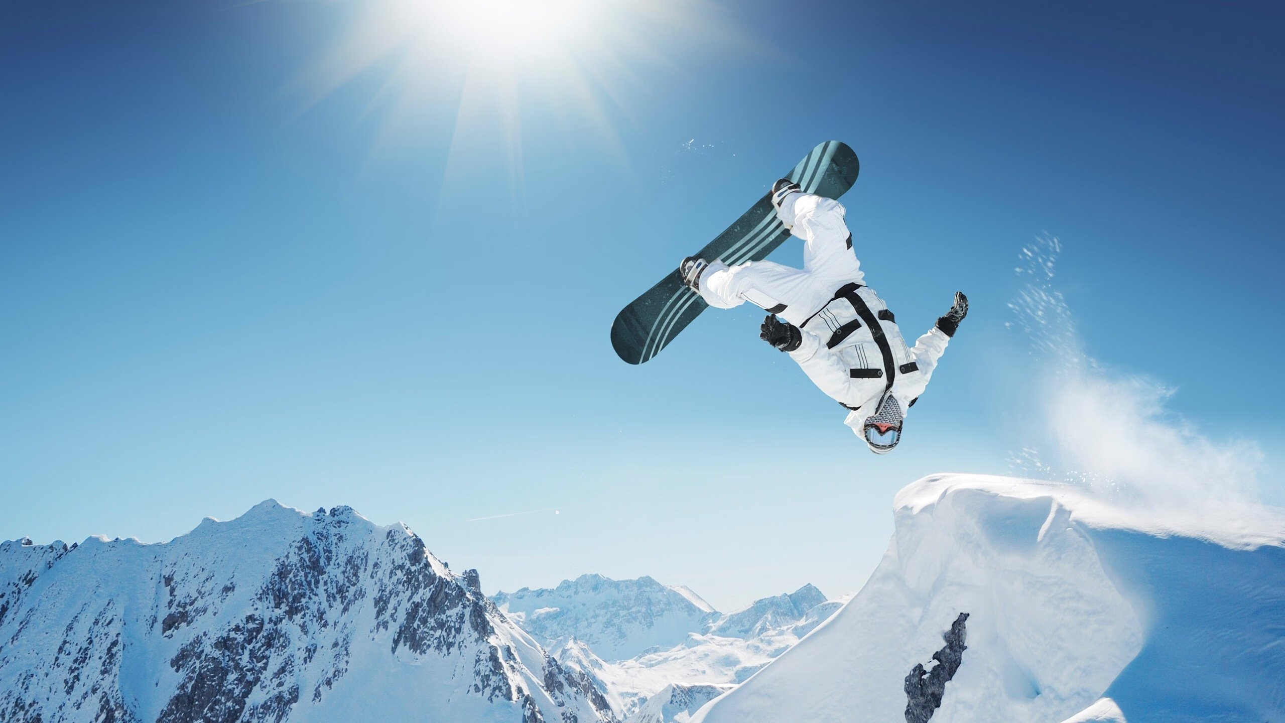 奇库诺娃200米蛙泳决赛强势冲刺抢眼