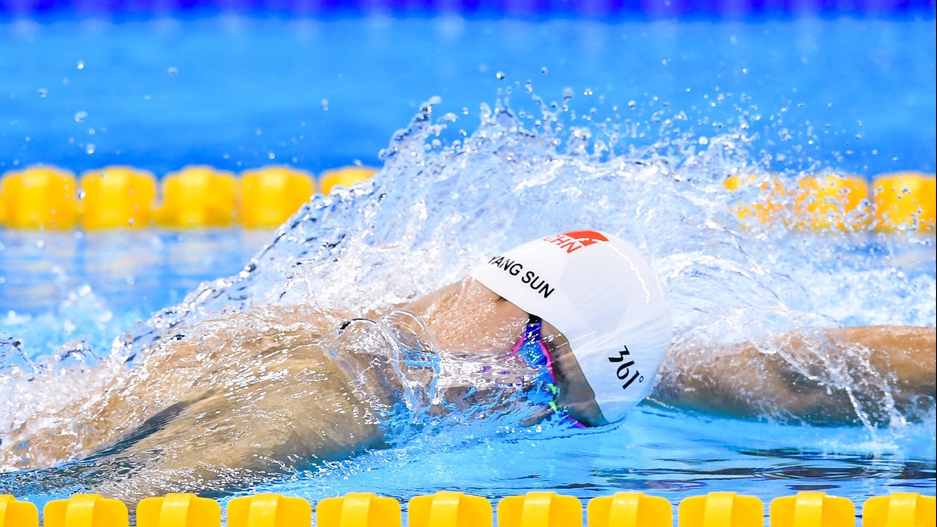 苏炳添出席田径科技展推介新装备,苏炳添比赛